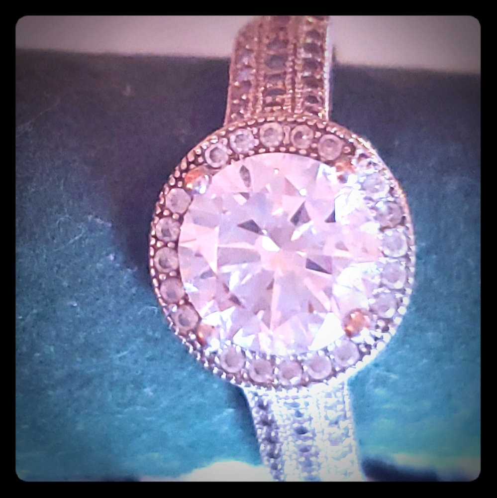 PAVE cz round cut ring/ white gold